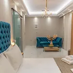 Agora Luxury Boutique 3* לוטראקי