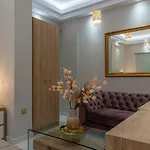 Agora Luxury Boutique מלון 3*
