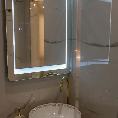 מלון Agora Luxury Boutique