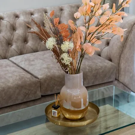 Agora Luxury Boutique מלון לוטראקי