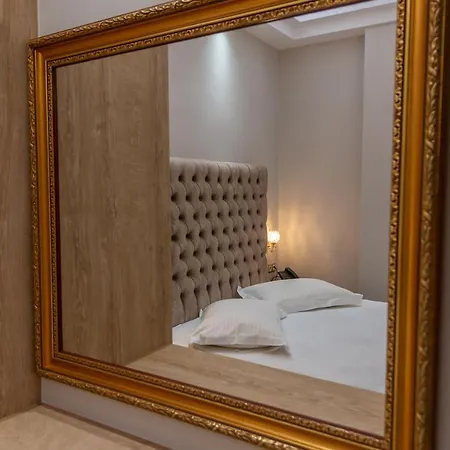 Agora Luxury Boutique 3*