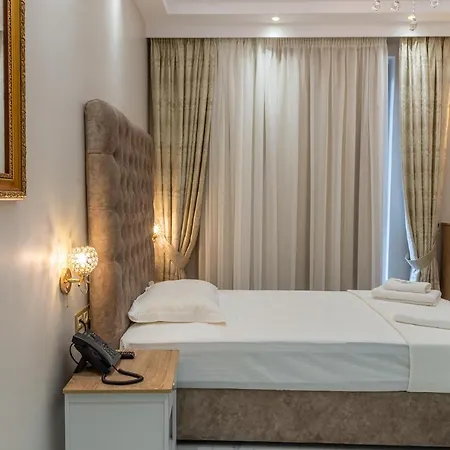 Agora Luxury Boutique 3*