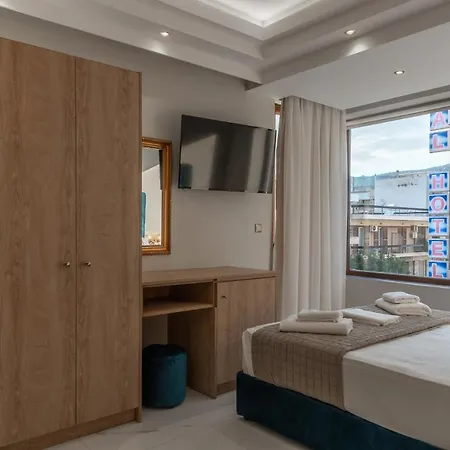 Agora Luxury Boutique 3* לוטראקי
