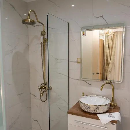 Agora Luxury Boutique Hotel 3*