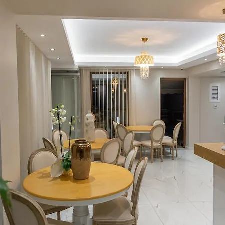 מלון Agora Luxury Boutique 3*