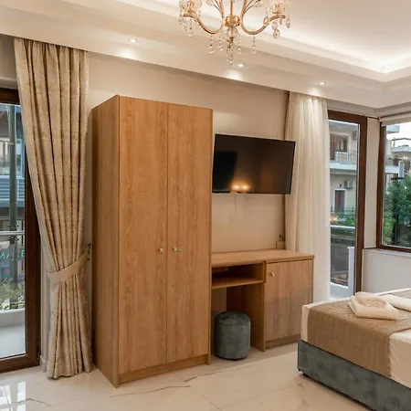 Agora Luxury Boutique 3*