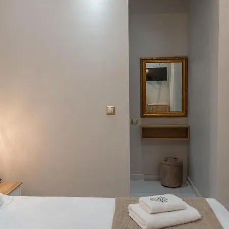 Agora Luxury Boutique 3*