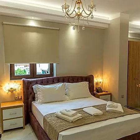 Agora Luxury Boutique מלון לוטראקי