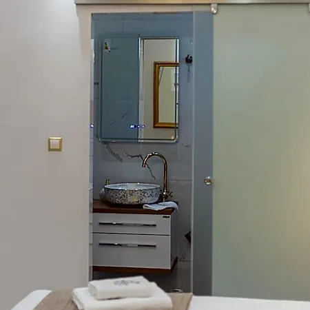 מלון Agora Luxury Boutique