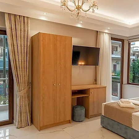 Agora Luxury Boutique מלון