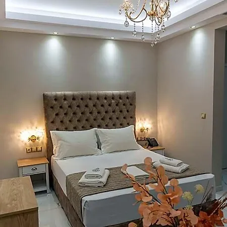 מלון Agora Luxury Boutique 3*