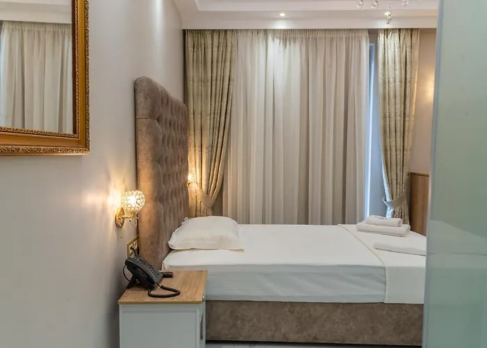 Agora Luxury Boutique 3*