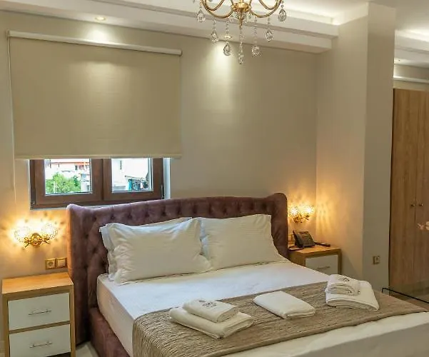 Agora Luxury Boutique 3*