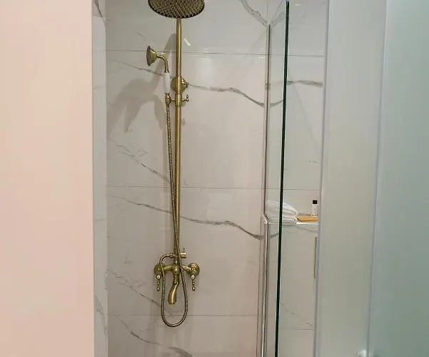 Agora Luxury Boutique